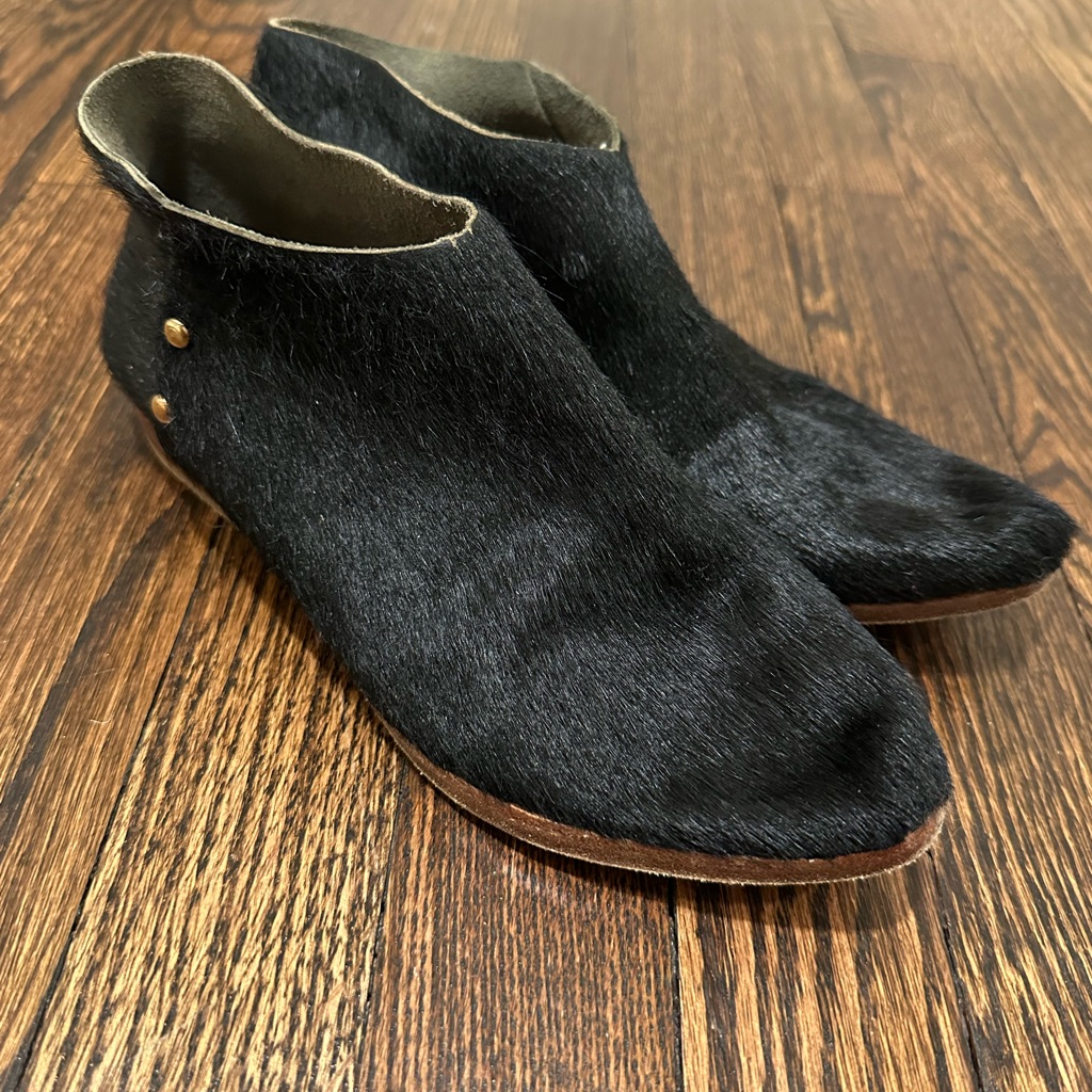 Sevilla Smith 36w Black Cow Hide Ankle Boots With Metallic Detail